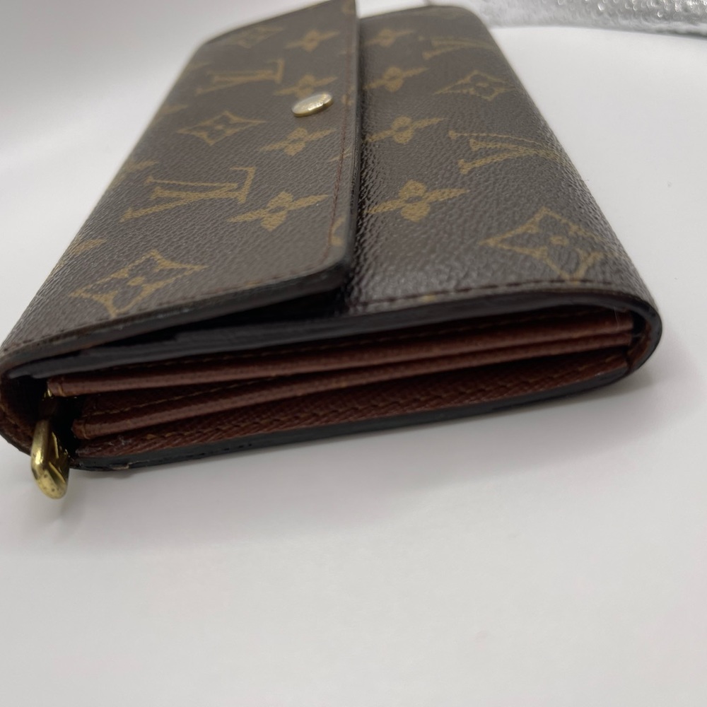 Louis Vuitton Monogram Sarah Wallet - Picture 11 of 17